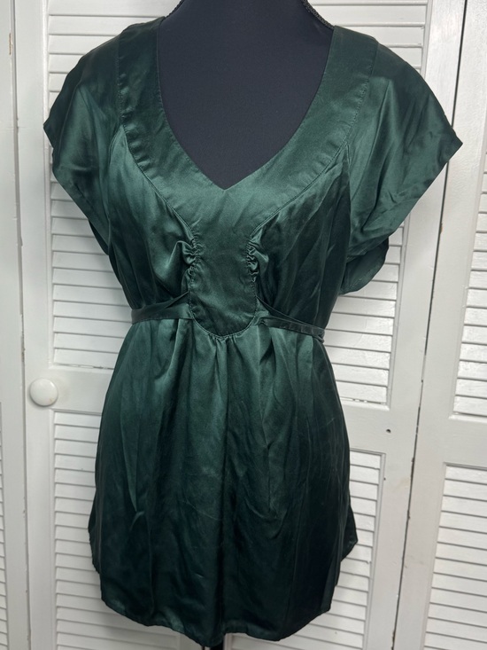 Old Navy Dresses & Skirts - Old Navy Vintage Silk Y2K Empire Waistline Emerald Green Fairy Blouse XL